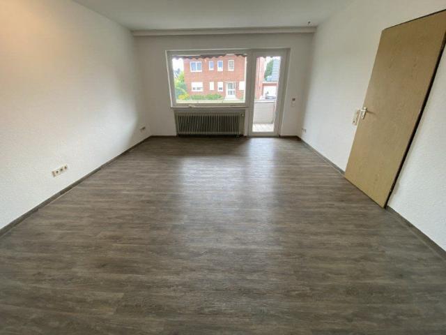 Wohnen wie im Neubau! Komplett renovierte 3 ZKB Wohnung mit Dachterrasse