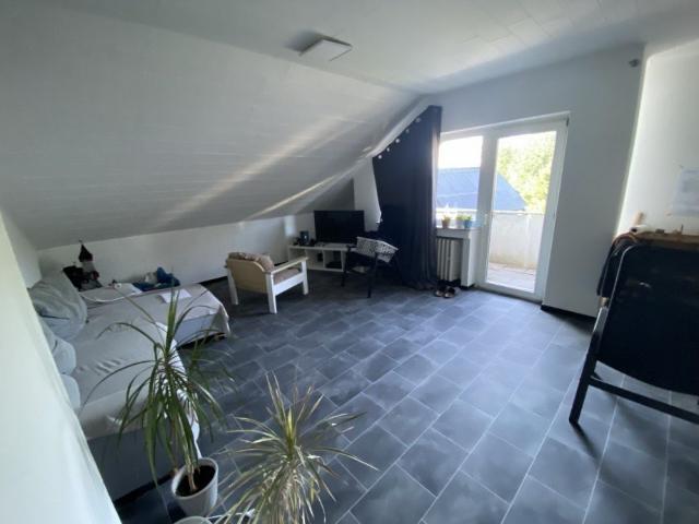 3 ZKB Dachgeschosswohnung mit Balkon im nördlichen Stadtbereich von Gütersloh