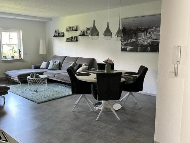 3 ZKB mit Gäste WC, Balkon & Stellplatz
