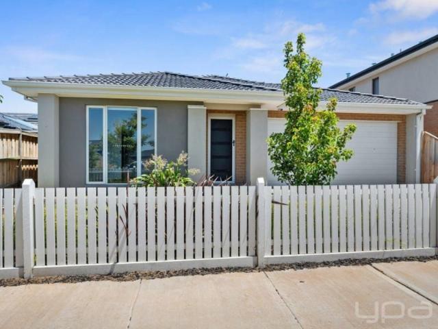 3 Zoe Street, ROCKBANK