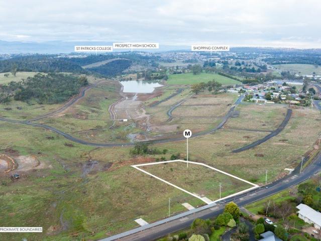 3,000m² blank canvas in prime Blackstone Heights, services connected, ready to build