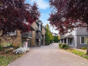 3 1405 Mallek Cres, Victoria, BC, V8T 0A3 house for sale | Listing ID 1040 | Royal LePage