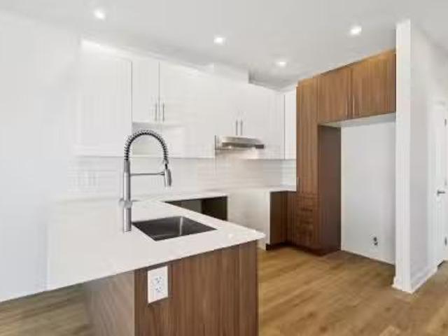 3 190 Boul. Du Bord De L'Eau, Salaberry De Valleyfield, QC, J6.