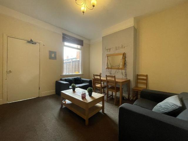 3 19 Harold Road, Birmingham, B16 9DN, United Kingdom | Room for rent #115019291 | Rentberry