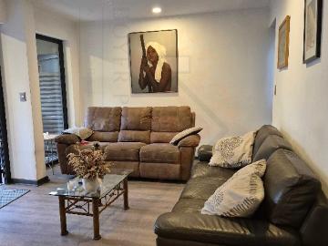 $ 3.100.000 Casa en Arriendo en Las Condes 5 dormitorios 4 baños / Kutt Property