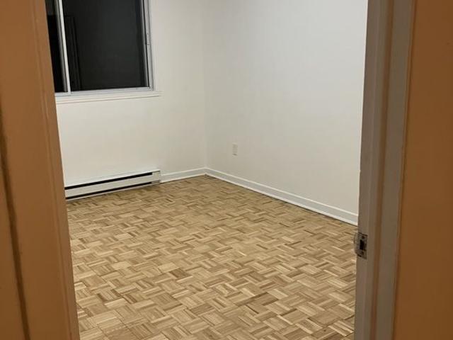 3 1/2 One Bedroom Apt. Metro/Park An