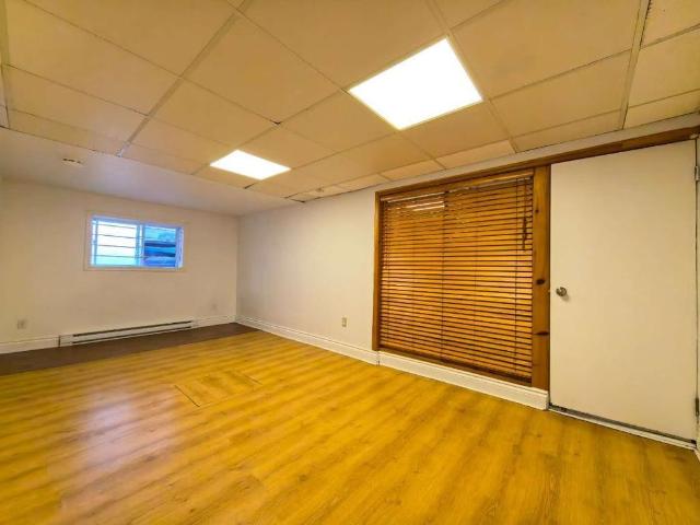 3 1/2 appartement près du métro, meublé à louer