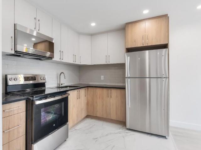 3 1/2 et 4 1/2 Condo style, tout compris, très grand, Pierrefonds 1595$