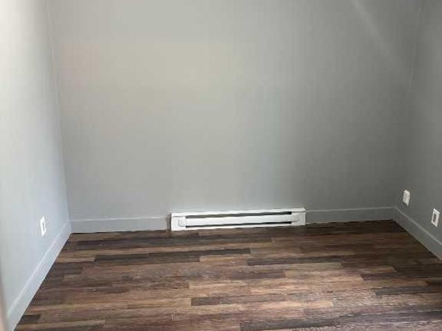 3 1/2 Rénové à St Jérôme avec balcon Électros et stationnement inclus