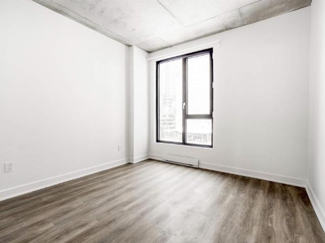 3 1/2 TOUT INCLUS MONTREAL QUARTIER DES SPECTACLES