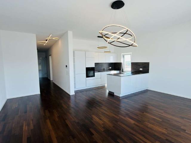 3 1/2 Zimmer 127 qm Luxus Penthouse Wohnung +Küche +1 Garage +2 Außenparkplätze