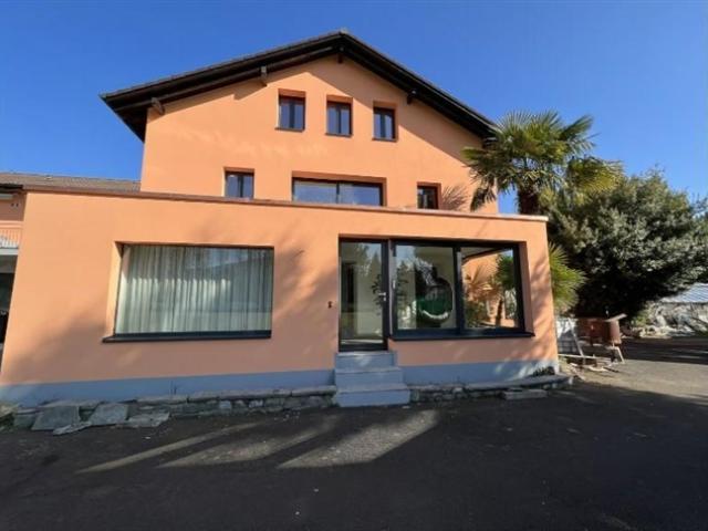 3 1/2 Zimmer Wohnung mit Wintergarten neu renoviert Nähe Golfplatz / 3 1/2 Zimmer Wohnung renoviert in der Nähe Golf Lugano