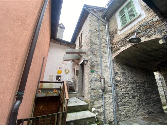 3 1/2 Zimmer Dorfhaus an ruhiger, zentraler Lage mit Aussicht / sehr ruhige 3 1/2 Zimmer Dorfhaus mit Aussicht im Kernort