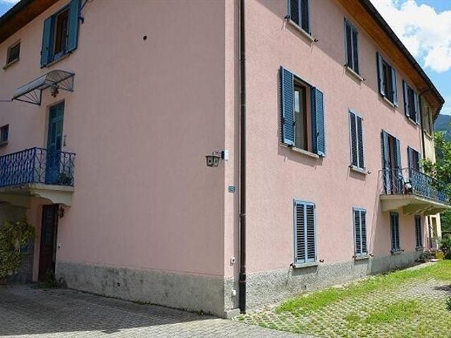 3 1/2 Zimmer EG Wohnung mit Garten, sonnig, ruhig, schöne Aussicht/ 3,5 Zimmer Penthouse Wohnung mit Garten sonnig, ruhig und mit schöner Aussicht