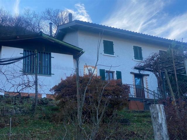 3 1/2 Zimmer Einfamilienhaus mit grossem Umschwung und schöner Aussicht / 3 1/2 Zimmer Einfamilienhaus mit grossem Grundstück und schöner Aussicht