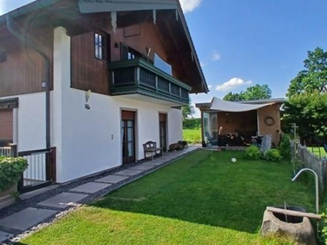 3 1/2 Zimmer Etagen Wohnung mit eigenem Garten!