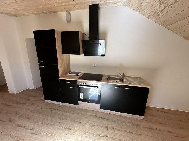 3 1/2 Zimmer Mansarden Wohnung im Dachgeschoss an ruhiger, zentrale.