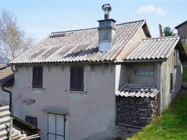 3 1/2 Zimmer Rustico sehr ruhige, sonnige Aussichtslage / Rustico mit 3,5 Zimmern schöne Seesicht und kleiner Grund, sehr sonnig und ruhig