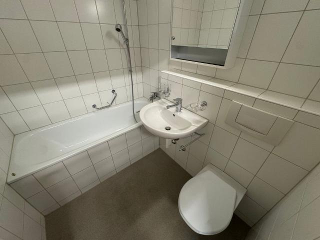 3 1/2 Zimmerwohnung, 1. Stock rechts