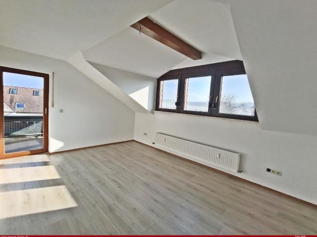 3 1/2 Zimer Dachgeschoss Wohnung