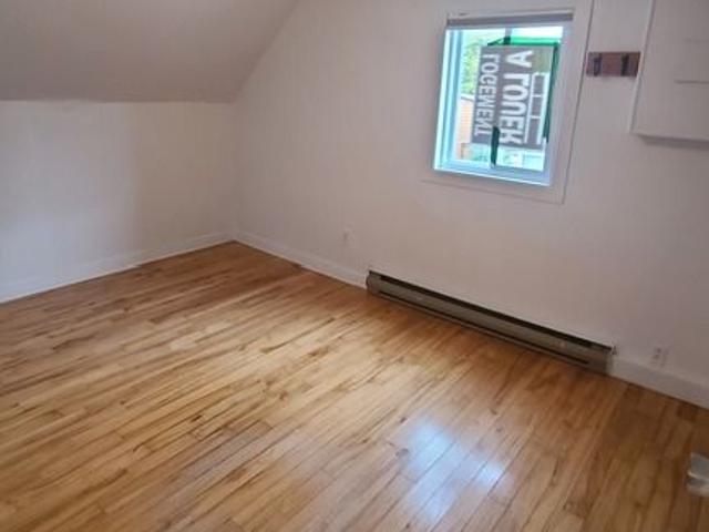 3 1/2 1chambre Près Rapibus Montcalm