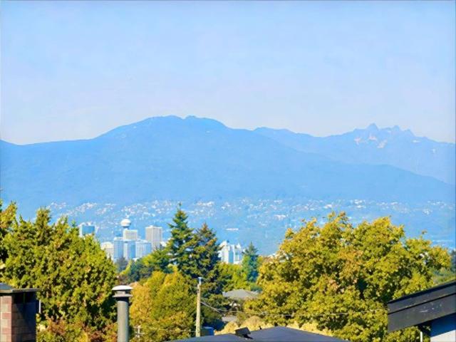 3 132 Th Avenue E, Vancouver, BC, V5W 1G6 duplex for sale | Listing ID R3165 | Royal LePage