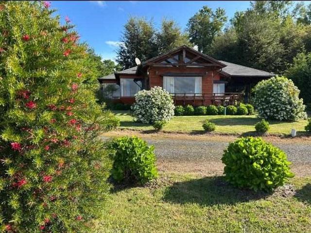 $ 3.200.000 Casa en Arriendo en Pucón 3 dormitorios 2 baños / Corredores Premium Chile SpA