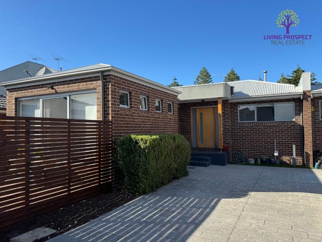 3 / 208 Queen Street, Altona
