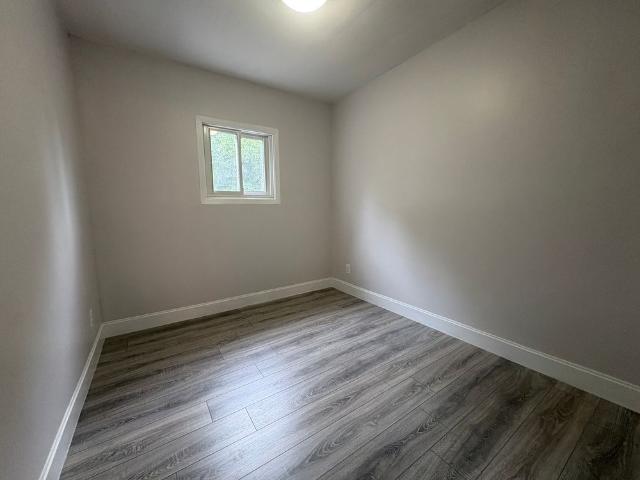 3 35 Maccauley St, Kingston, ON K7K 2V8
