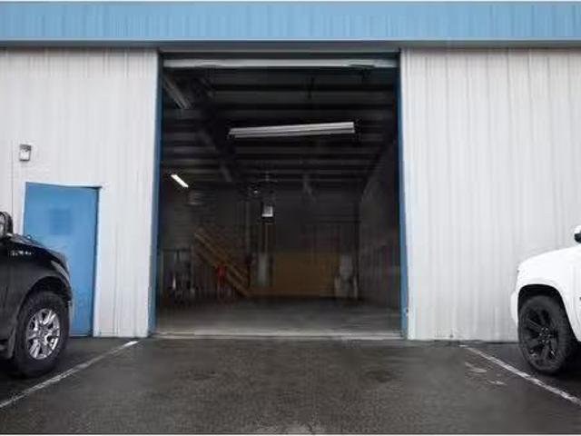 3 32860 Mission Way, Mission, BC, V2V 5X9 commercial for lea.