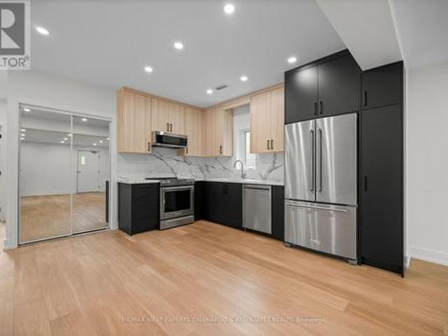 3 412 Glenholme Avenue, Toronto, ON, M6E 3E7 house for lease | Listing ID C13672 | Royal LePage