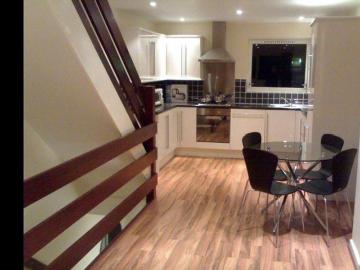 3 4 Bed House, Canary Wharf