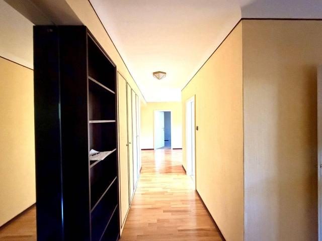 3 4 Zimmer Wohnung in gefragter Lage, mit leichtem Renovierungsbedarf