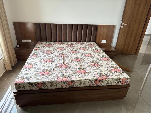 3.5 BHK Apartment in Tragad for rent Ahmedabad. The reference number is 20922217