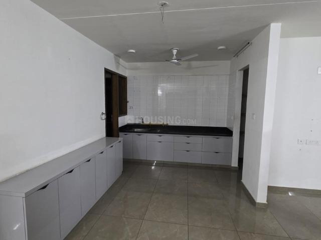 3.5 BHK Apartment in Tragad for rent Ahmedabad. The reference number is 21111114