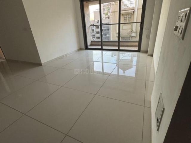 3.5 BHK Apartment in University Area for rent Ahmedabad. The reference number is 19548870