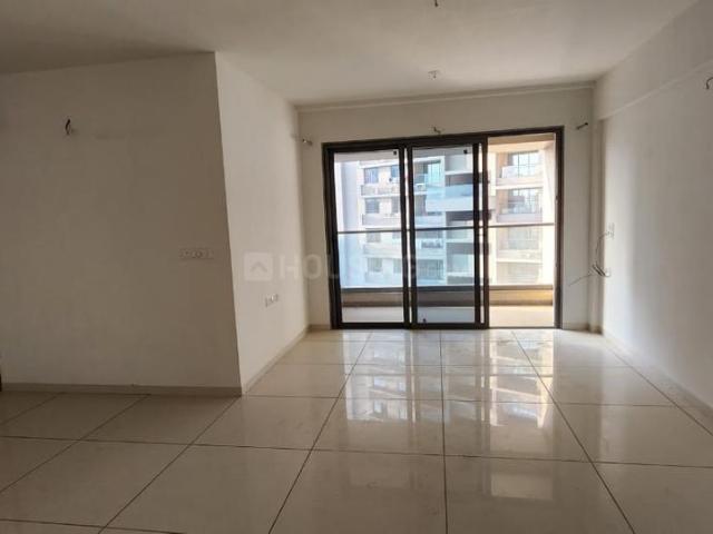 3.5 BHK Apartment in University Area for rent Ahmedabad. The reference number is 20385700