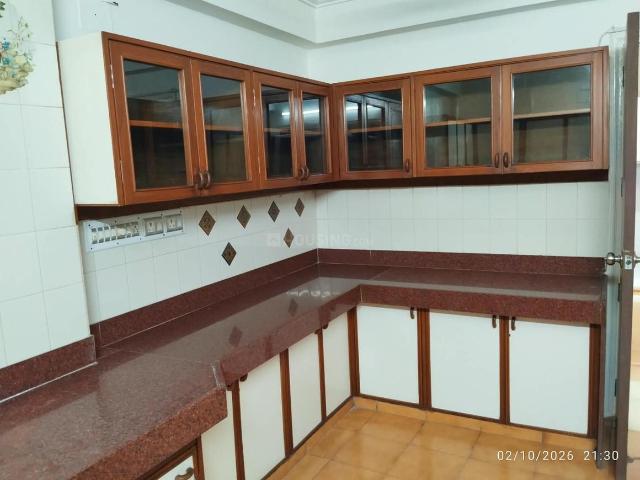 3.5 BHK Apartment in Ambawadi for rent Ahmedabad. The reference number is 21325641