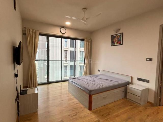 3.5 BHK Apartment in Bandra East for rent Mumbai. The reference number is 20874002