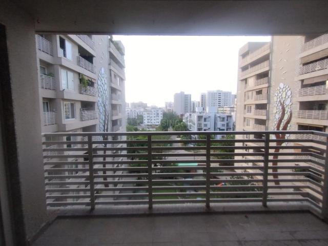 3.5 BHK Apartment in Bhayli for rent Vadodara. The reference number is 21089185