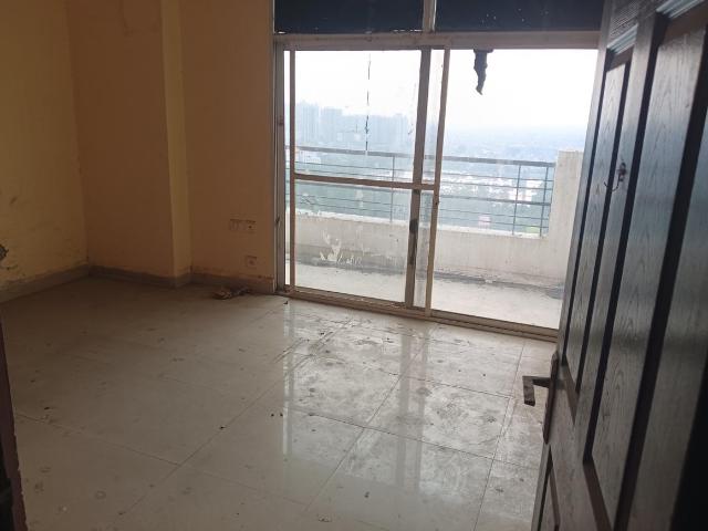 3.5 BHK Apartment in Crossings Republik for resale Ghaziabad. The reference number is 21117128