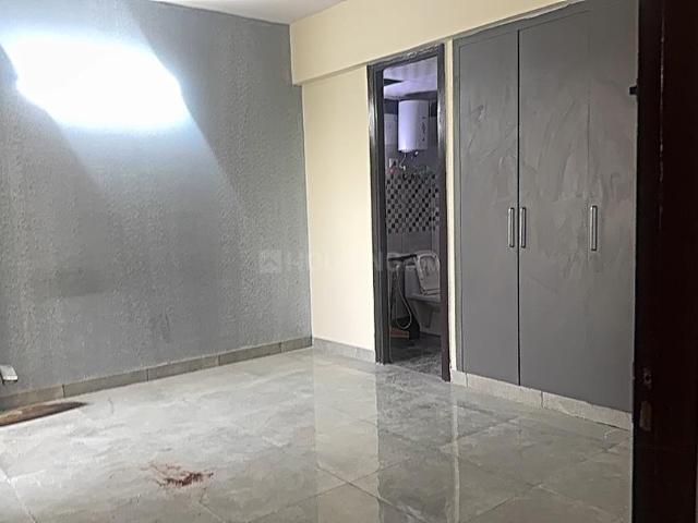 3.5 BHK Apartment in Indirapuram for rent Ghaziabad. The reference number is 19849098