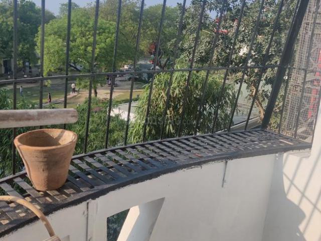 3.5 BHK Apartment in Jamia Nagar for rent New Delhi. The reference number is 20631400
