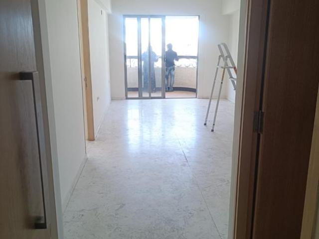 3.5 BHK Apartment in Jogeshwari West for rent Mumbai. The reference number is 20005635