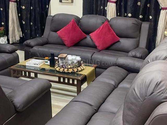 3.5 BHK Apartment in Kalyani Nagar for rent Pune. The reference number is 20584638