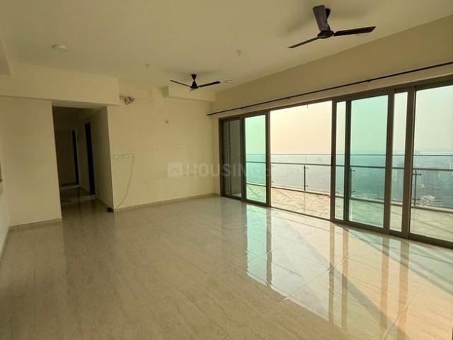 3.5 BHK Apartment in Malad West for rent Mumbai. The reference number is 21121569