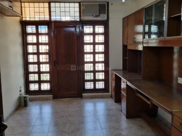 3.5 BHK Apartment in Mayur Vihar Phase 1 for resale New Delhi. The reference number is 17435284