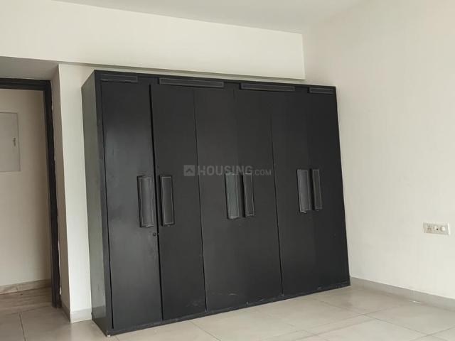 3.5 BHK Apartment in Mohammed Wadi for rent Pune. The reference number is 21034389