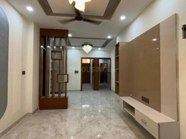 3.5 BHK Apartment in Sector 105 for resale Noida. The reference number is 20703115
