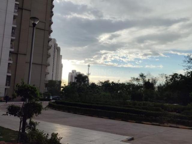 3.5 BHK Apartment in Sector 107 for rent Noida. The reference number is 20485471